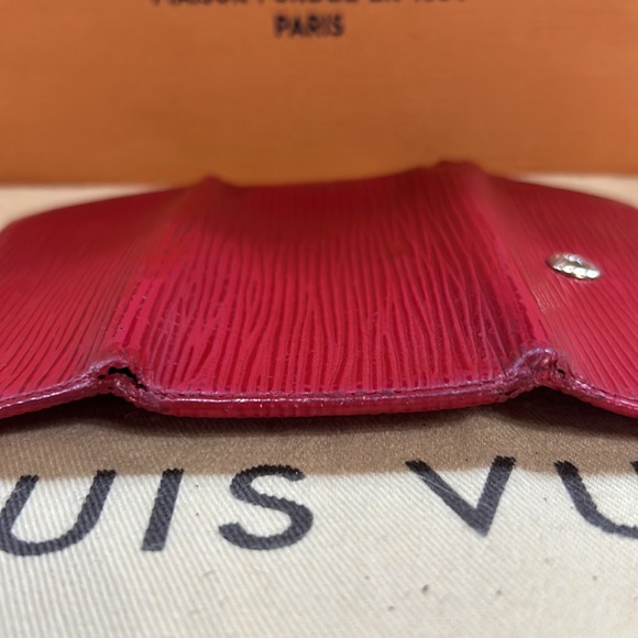100% Authentic Louis Vuitton Red Epi Leather 4 Key Cles - Picture 10 of 11